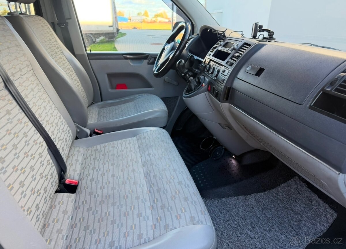 Vw Caravelle 2.0 TDi 103Kw 9-míst long 2011, pěkný stav - 11