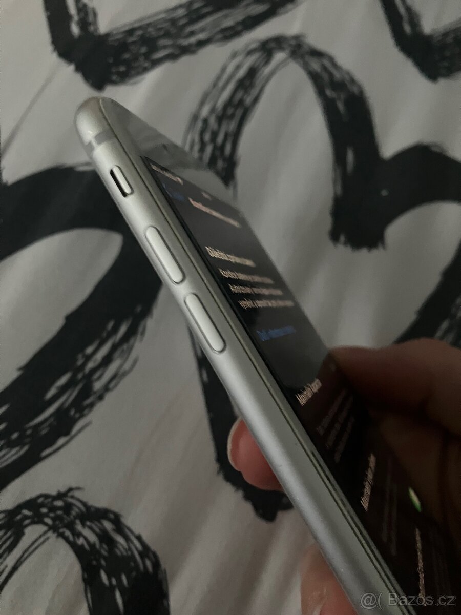 iPhone 8 silver 64gb není plně funkční - 11