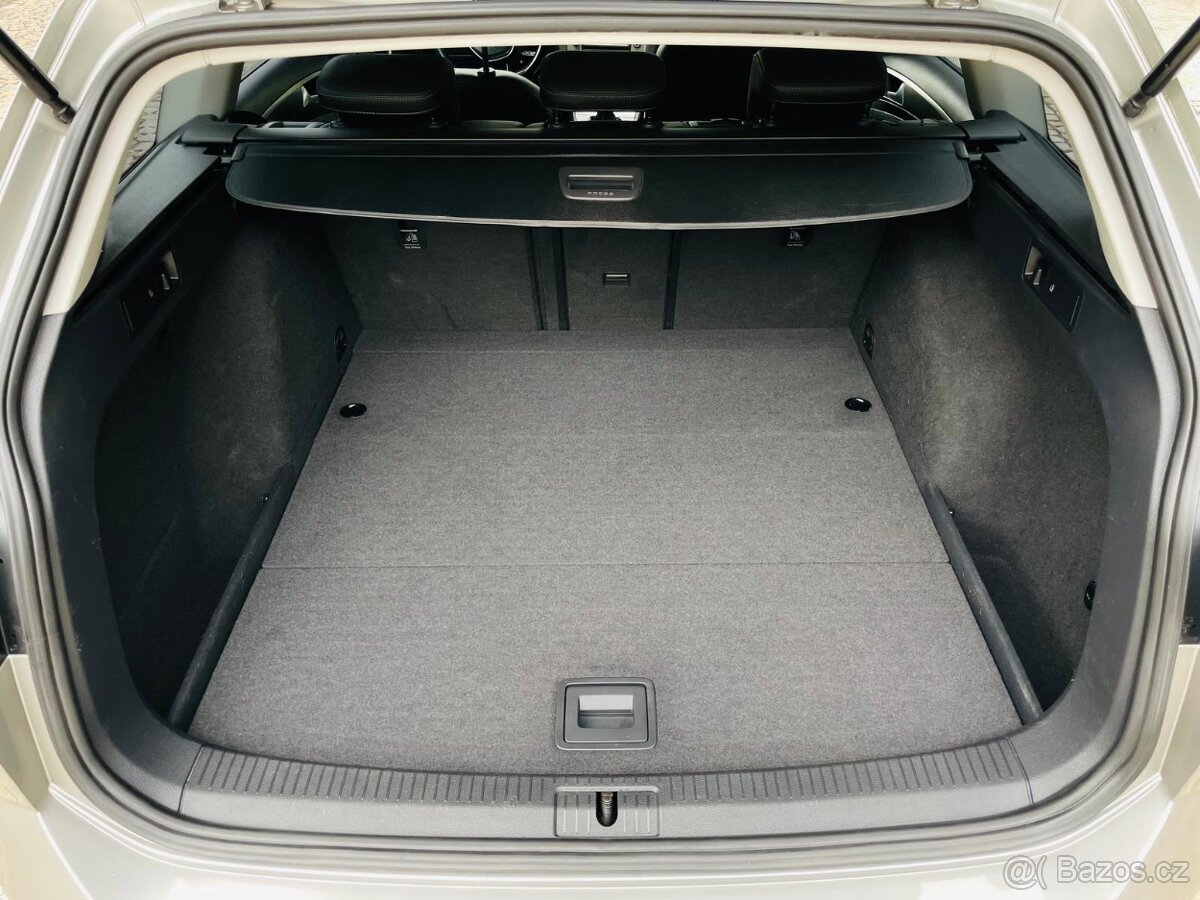 Volkswagen Golf 1.2TSI 77KW MANUÁL VÝHŘEV KAMERA HIGHLINE - 11