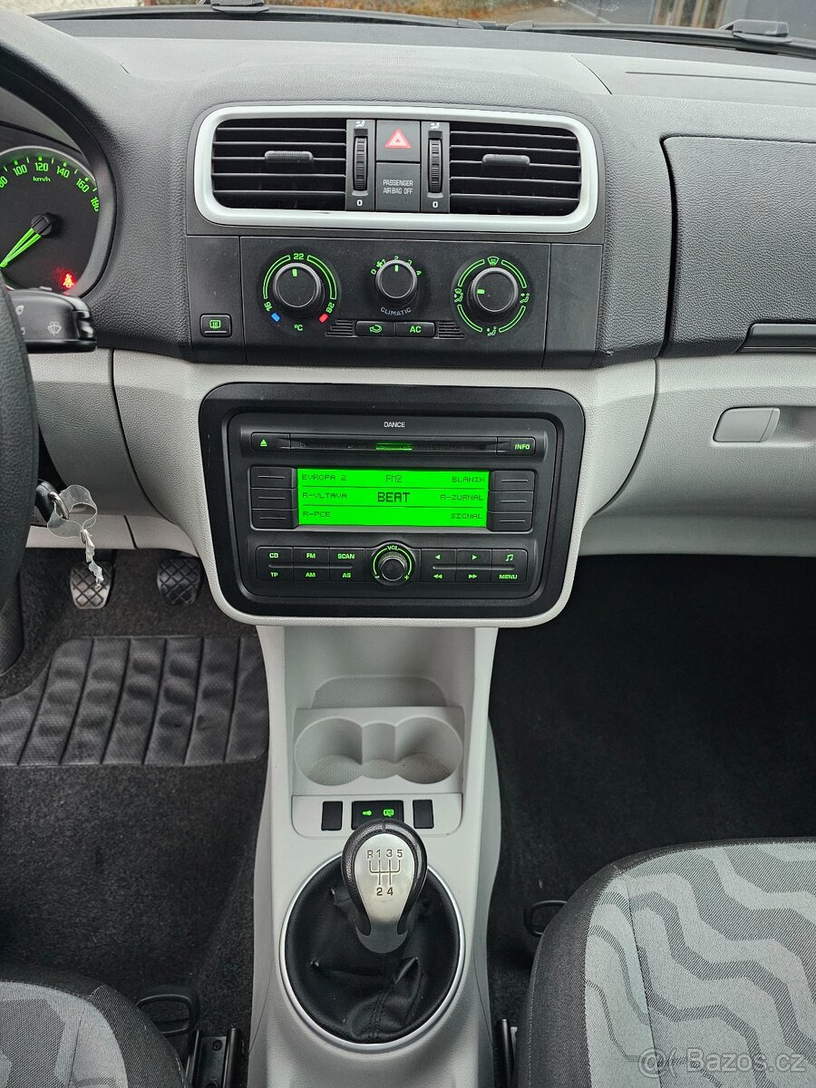 ŠKODA FABIA 1.2 44kW AMBIENTE,KLIMATIZACE,8x AIRBAG,AUX - 11