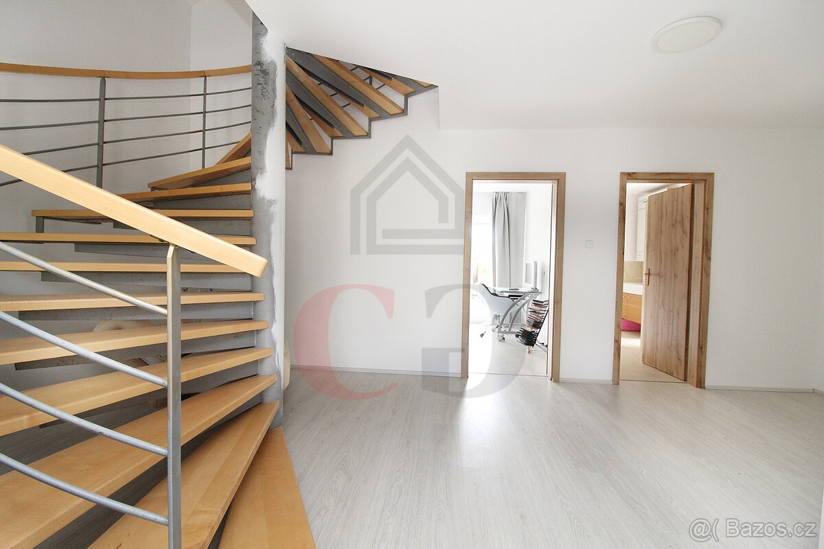 Prodej dvou domu, Hůrky u Zahrádky - 11