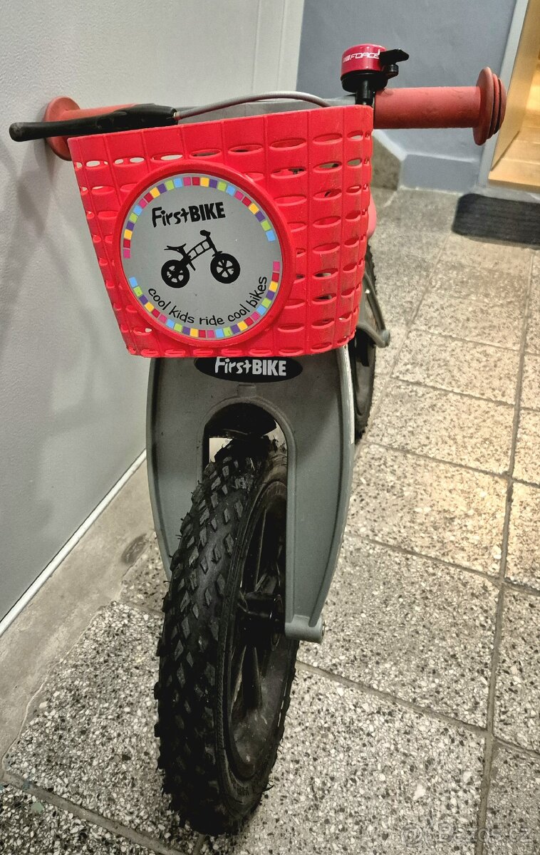 FirstBIKE - odrážedlo CROSS silver, brzda, košík, zvonek
- 11