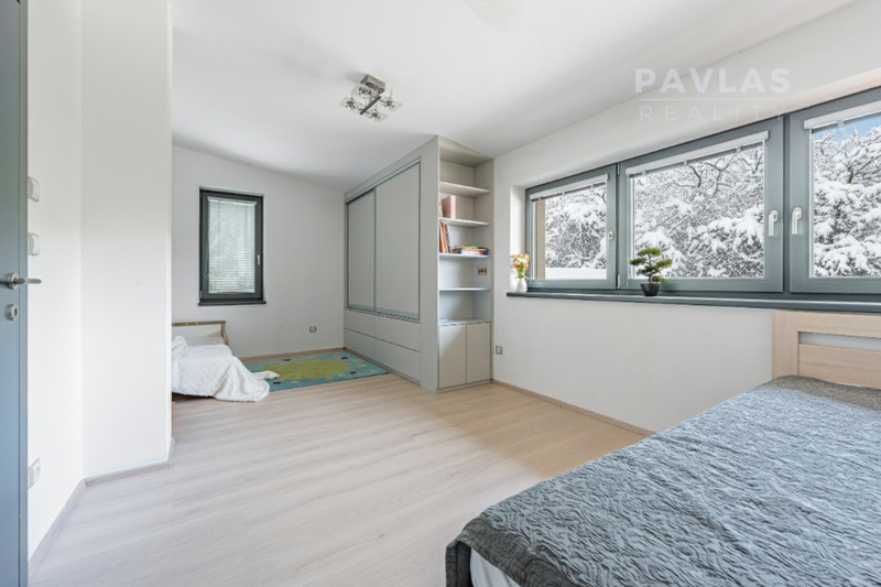 Rodinná rezidence v Novém Spolí – Luxus, prostor a wellness - 11