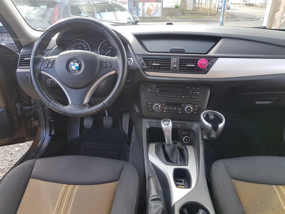BMW X1 S-DRIVE 2.0D 130KW SERVISKA r.v.5/2010 - 11