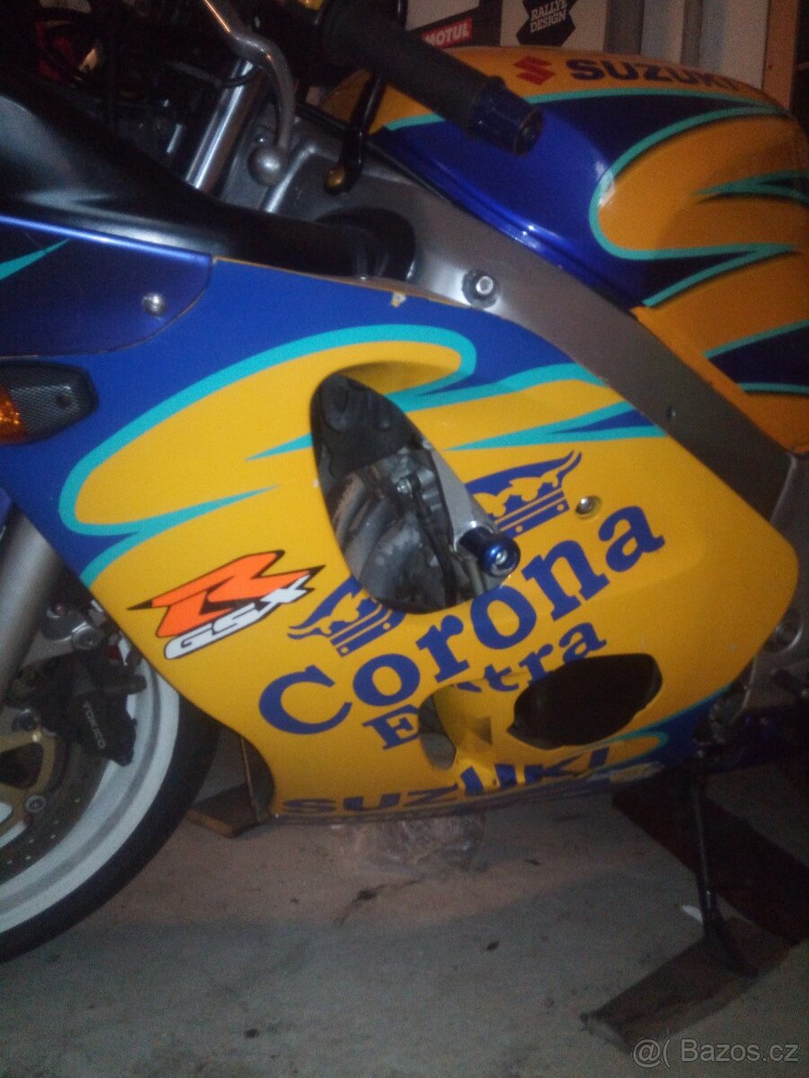 SUZUKI GSX-R 600 SRAD - 11