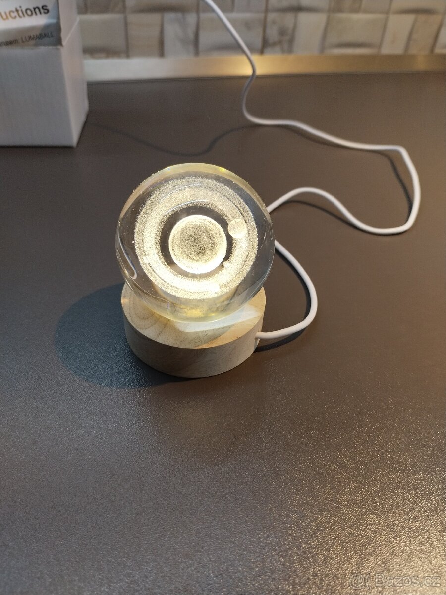 Lampička s křišťálové koule - 11