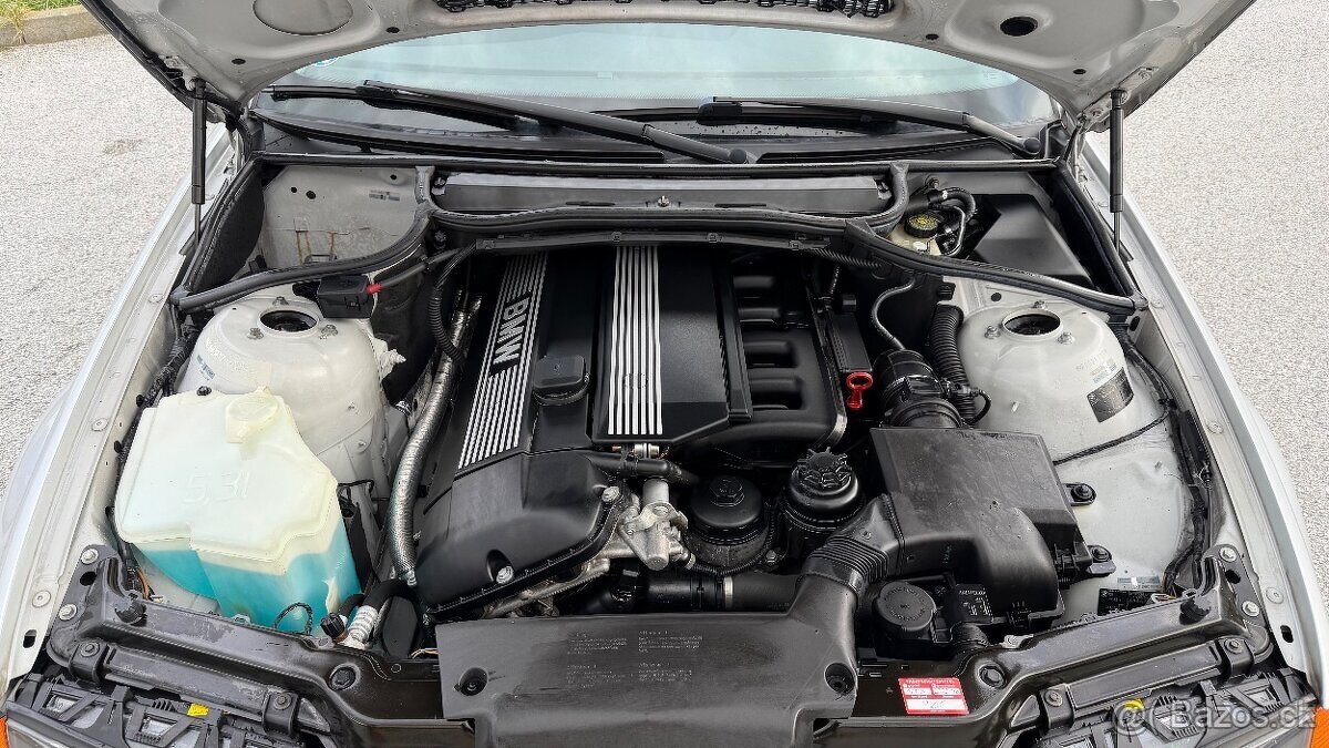 BMW 3 E46 6-valec benzín M52 manuál - 11