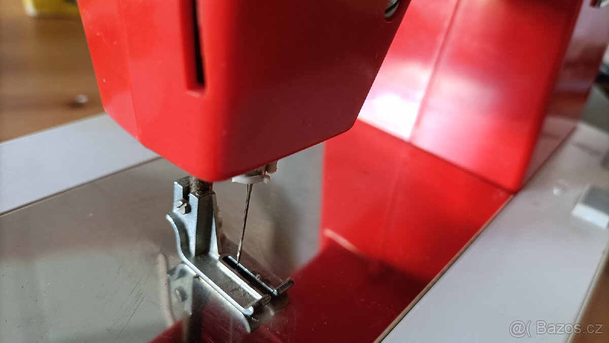 Dětský šicí stroj - 11