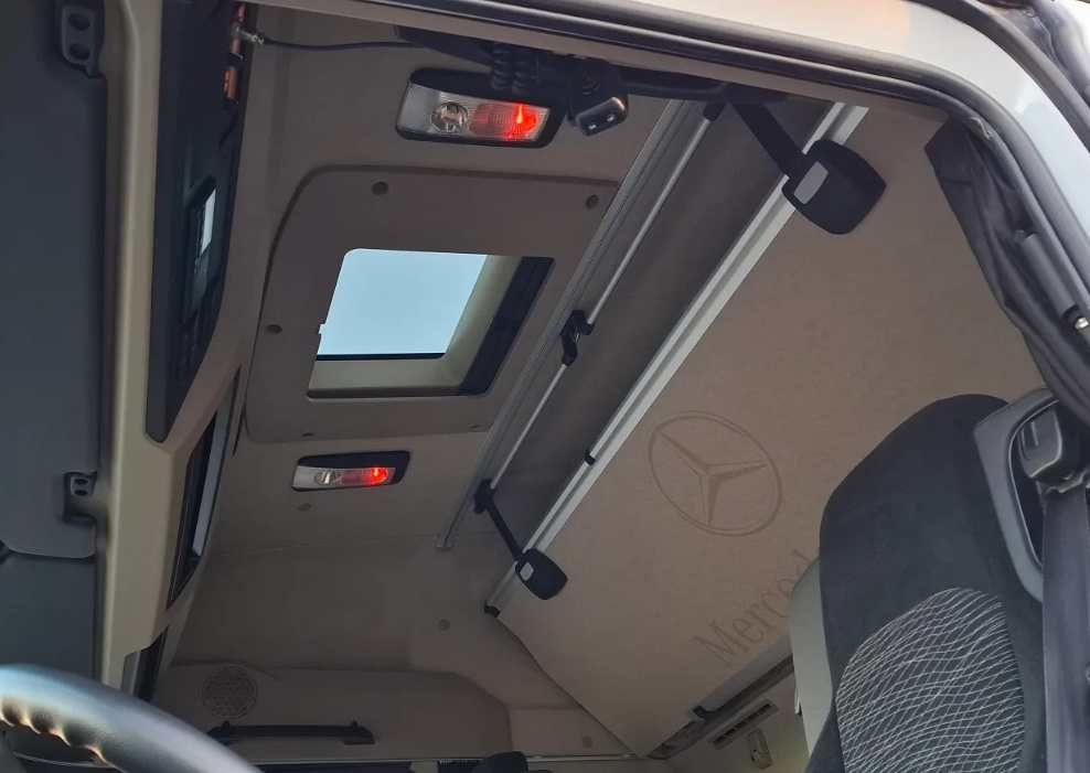 Mercedes-Benz ACTROS F 1833 - 4x2 - Shrnovačka - 11