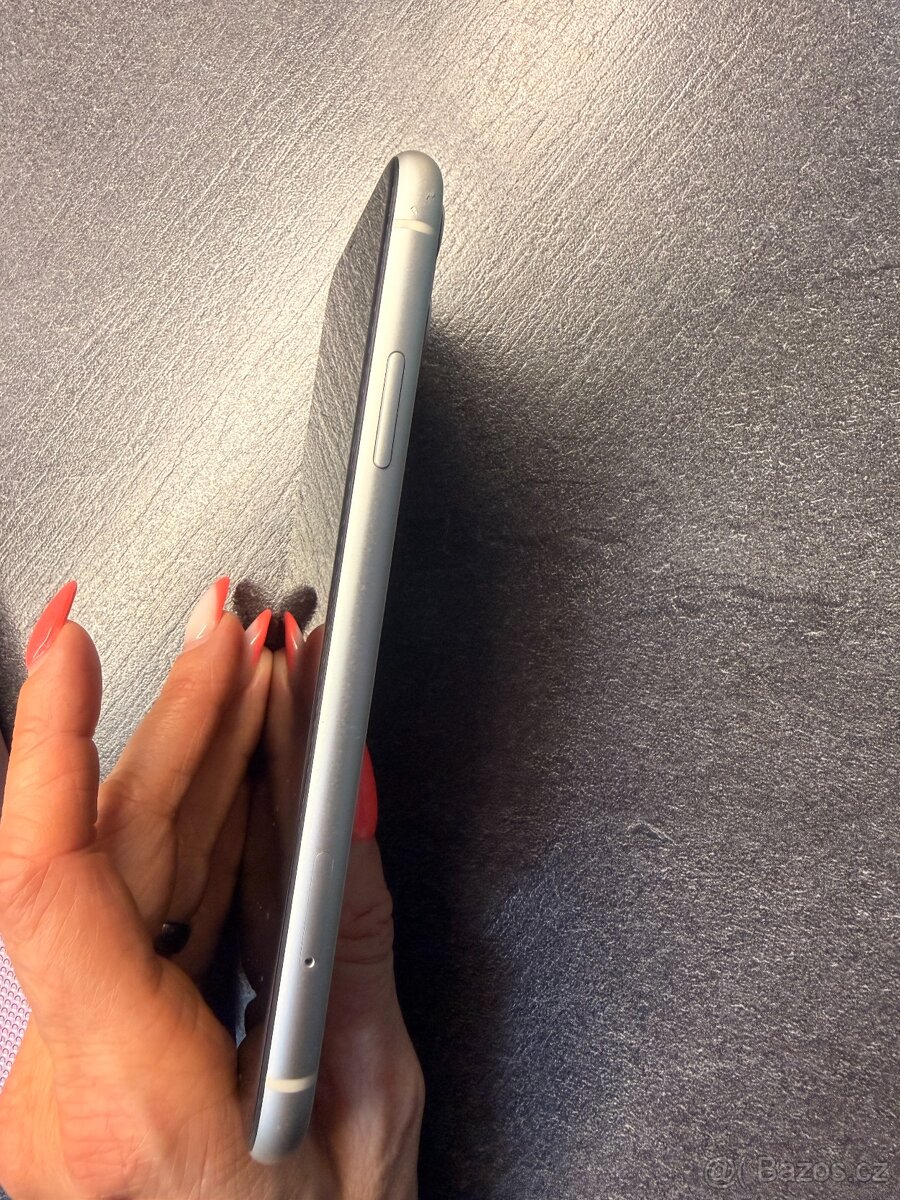 Apple iPhone 11 - 11