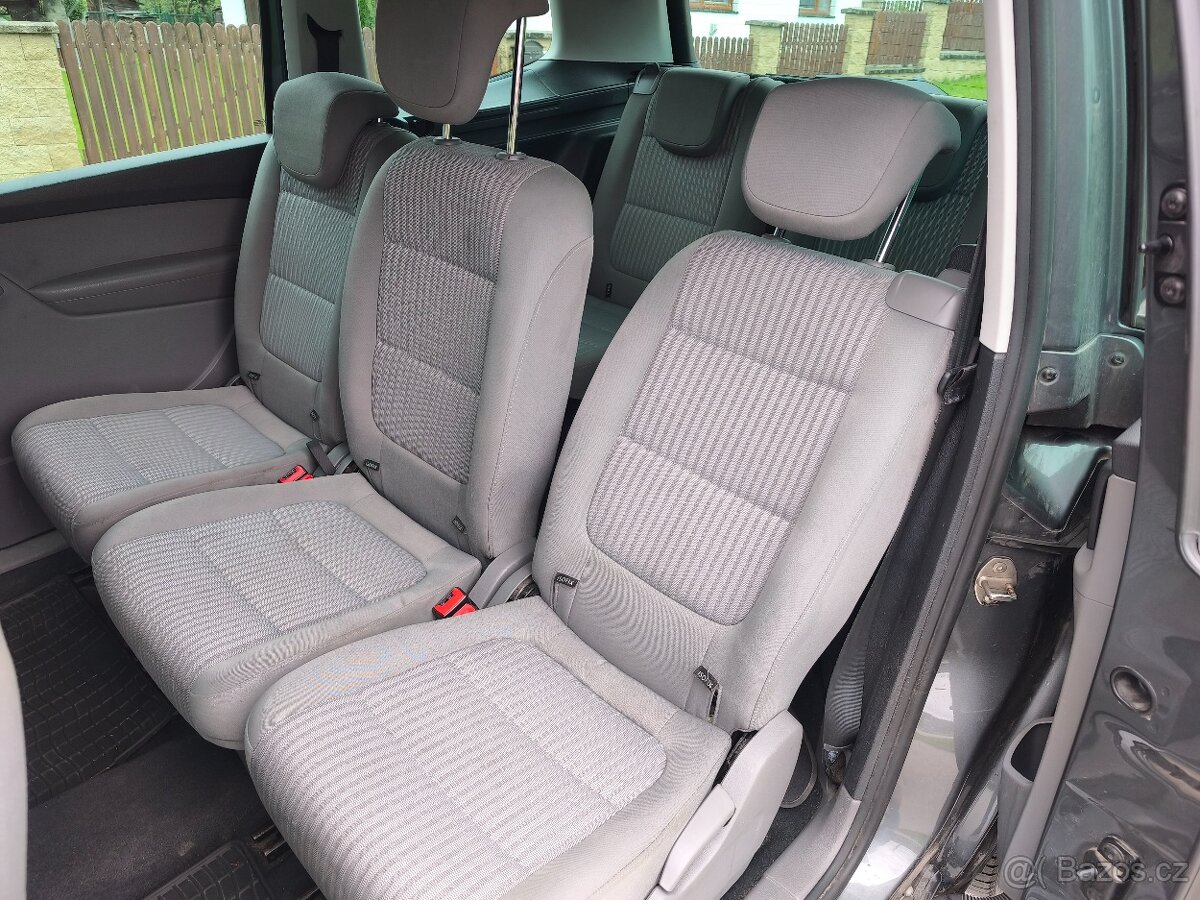 Seat Alhambra 2,0 TDi rok 2011 7míst - 11