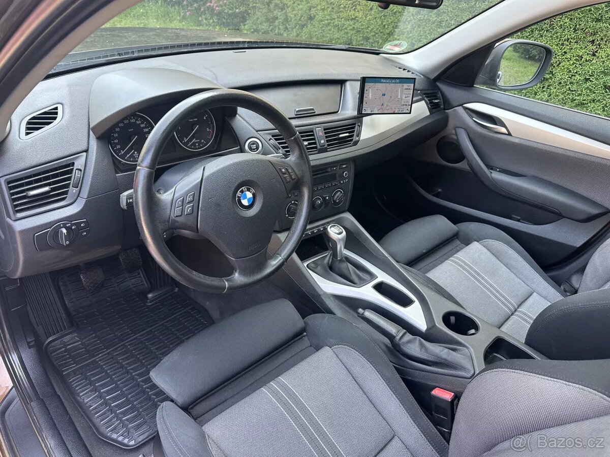 BMW X1 E84 23d 150kW Bi-Xenony/Panorama/4x4 xDrive/Navigace - 11
