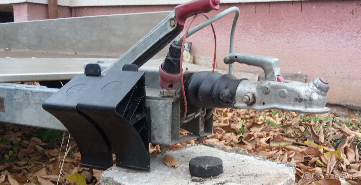 PŘíVĚS NÁKLADNÍ VALNíKOVÝ - 11