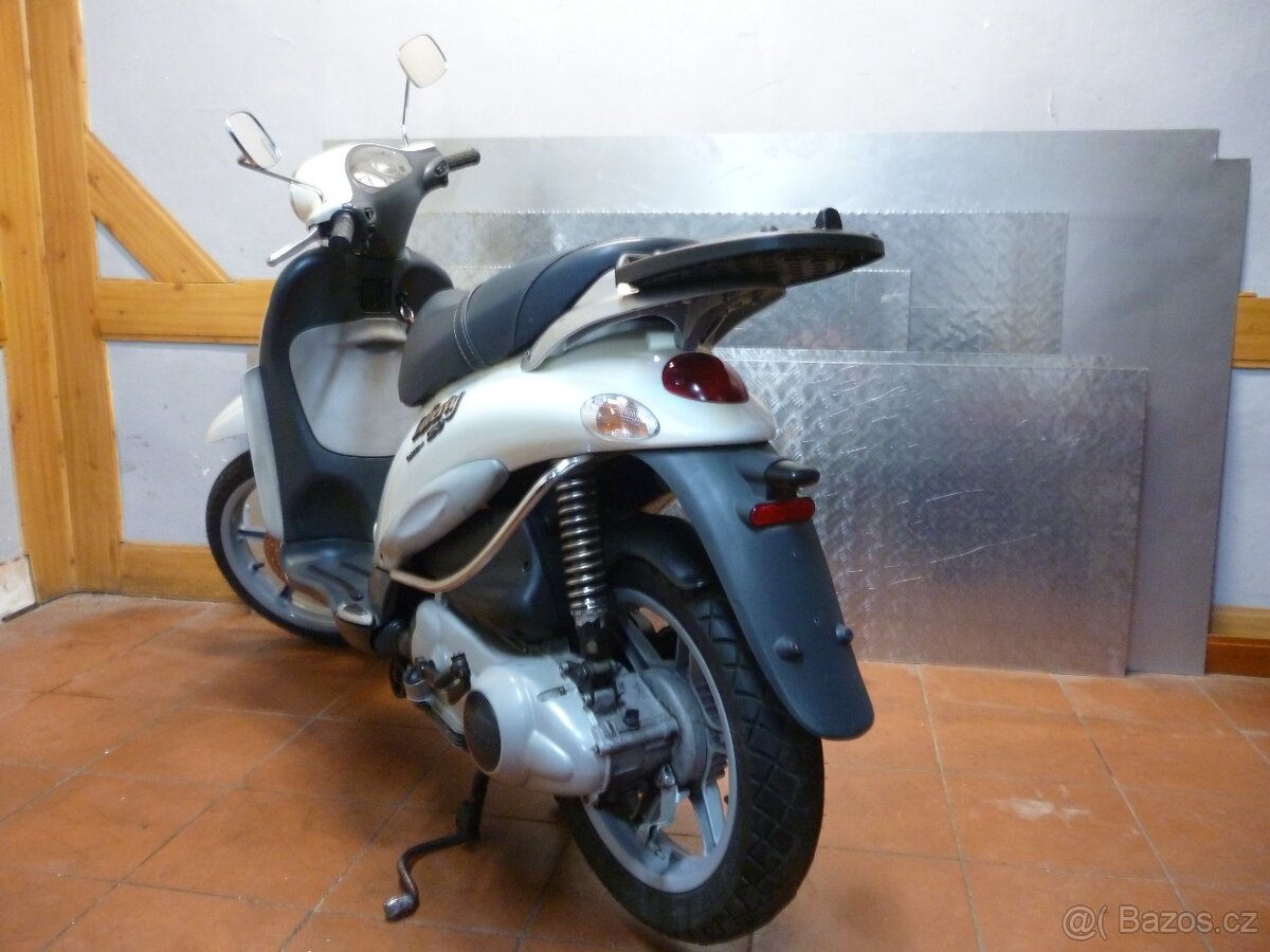 Piaggio Liberty 150. Najeto 24 600km. Rok 2001 - 11