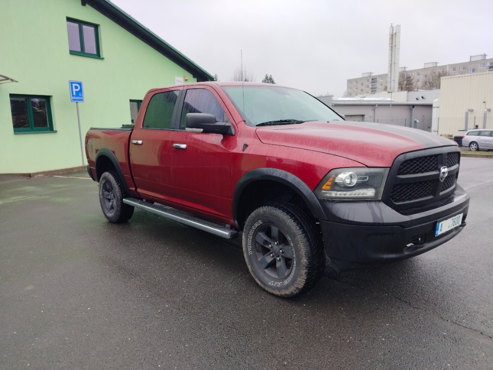 DODGE RAM 1500 5.7 HEMI, rok 2015, 4x4 - 11