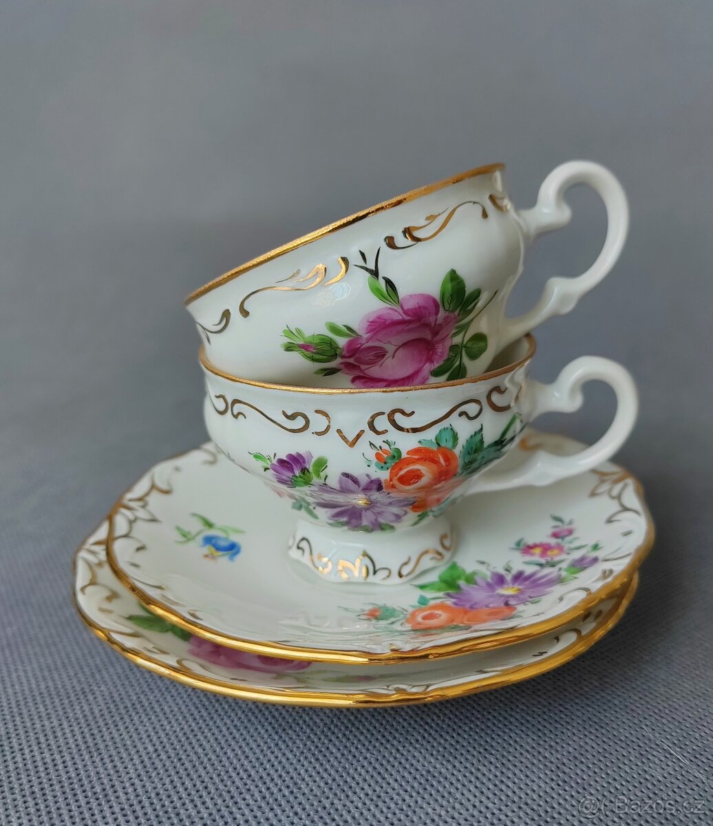 Krásný set porcelánových mokka šálků s podšálkem - 11
