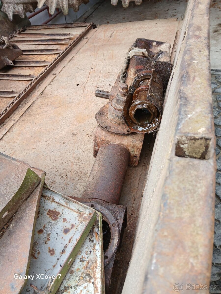 Rozmetadlo hnoje RUR 5 - 11