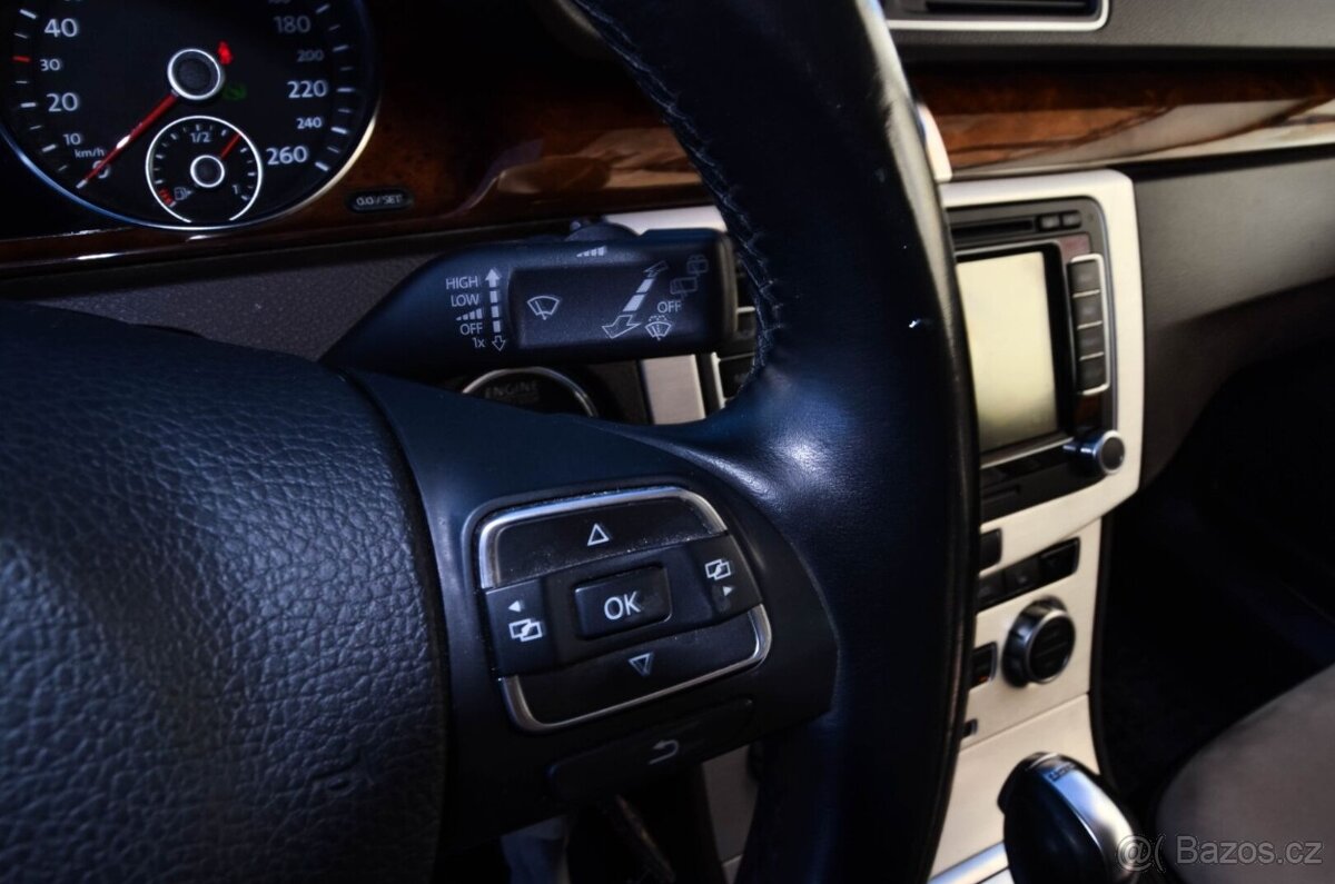 Volkswagen Passat Variant 2.0 TDI BMT Highline DSG - 11