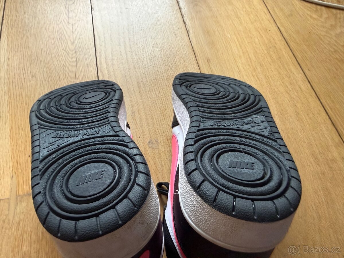 Dámské boty Nike. Vel. 38,5 - 11
