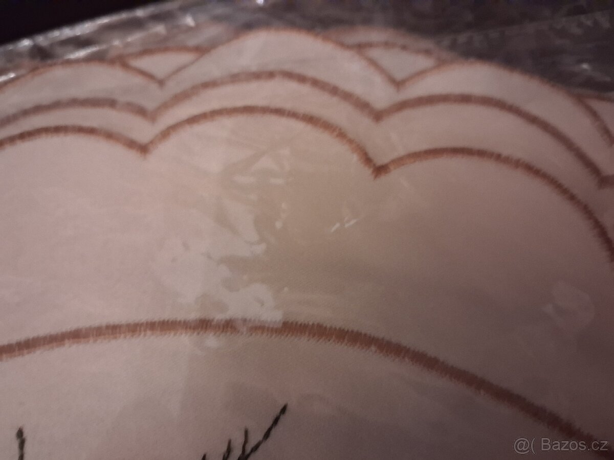 Vánoční kulaté prostírání vyšívané 12 kusů - 11