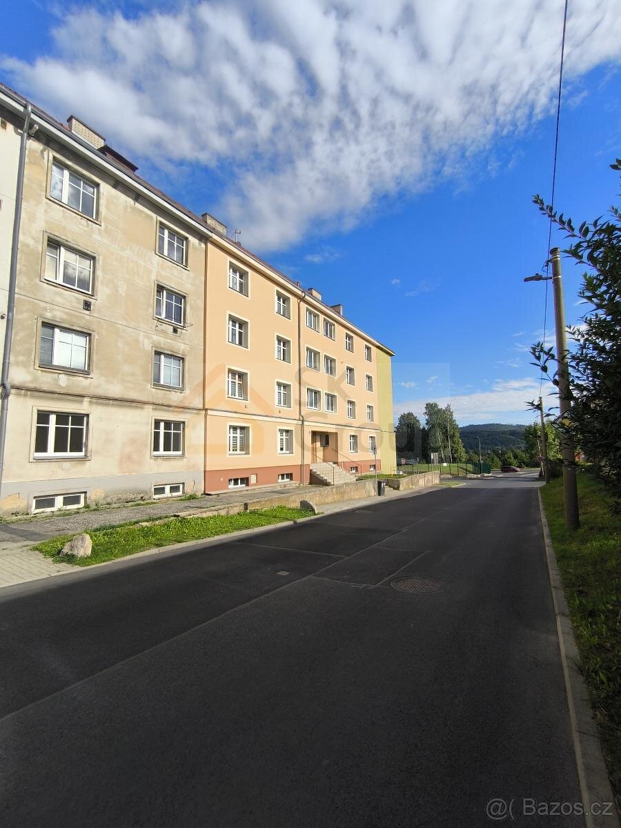 Prodej zařízeného bytu 2+kk K. Vary - Rybáře - 11