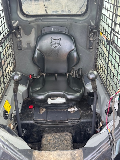 Smykový kolový nakladač Bobcat S530 - 11