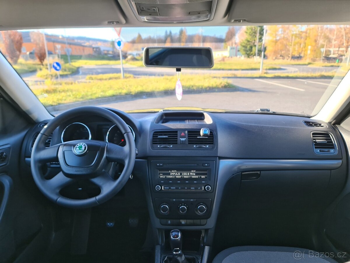 ŠKODA YETI 2.0 TDi 81-KW 4x4 RV 2013 SERVISKA 156TKM 1.MAJ. - 11