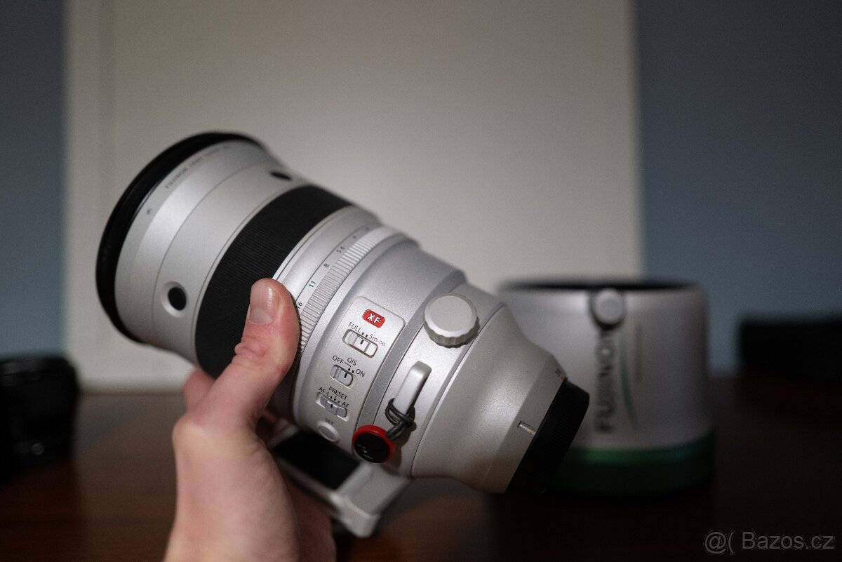 Vybavení Fujifilm - X-H2s + grip + Fujinon 200/2 + 75/1,2 + - 11