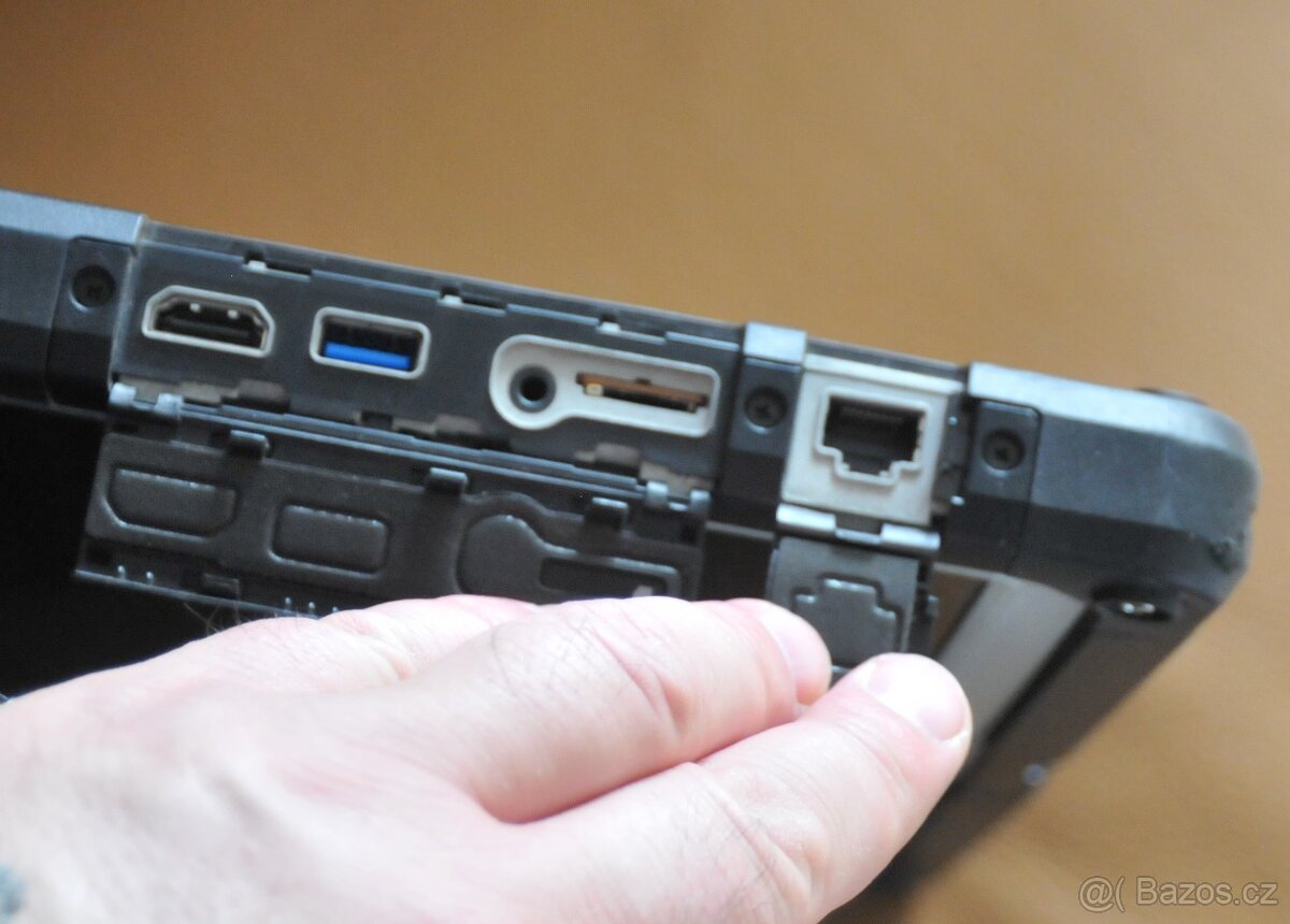 Průmyslový tablet/notebook Panasonic CF-33 - 11