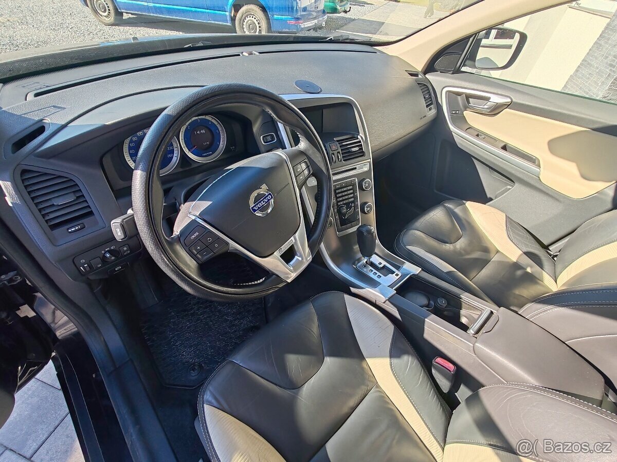 Volvo XC60 2.4D AWD 120kW R-Design 03/2011 151tkm - 11