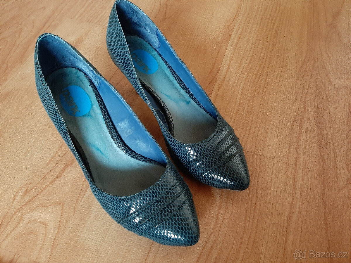 Různé dámské a dětské oblečení, doplňky, korále - 11