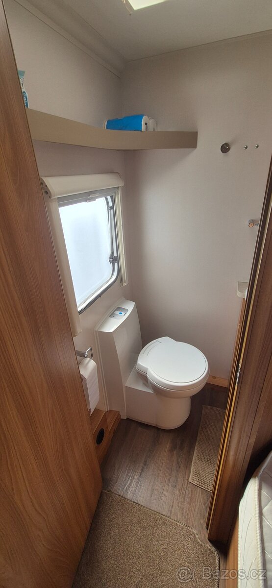 Obytný přívěs Swift Sprite Major 4 FB - plně vybavený - 11