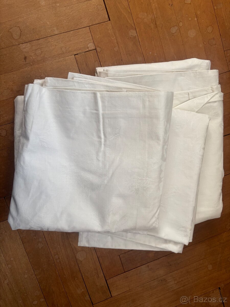 Retro ručníky, prostěradla, povlaky na polštáře a ubrusy - 11