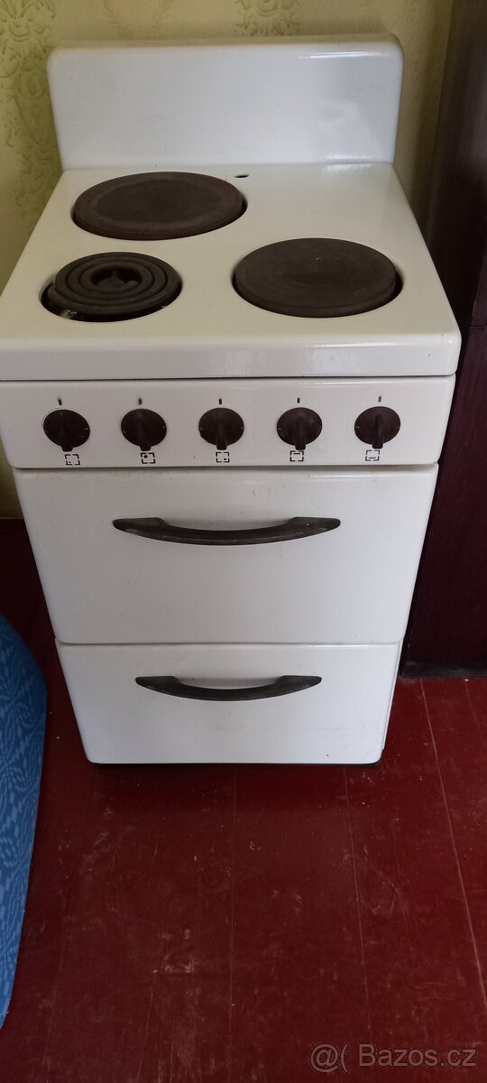 Starožitný nábytek - 11