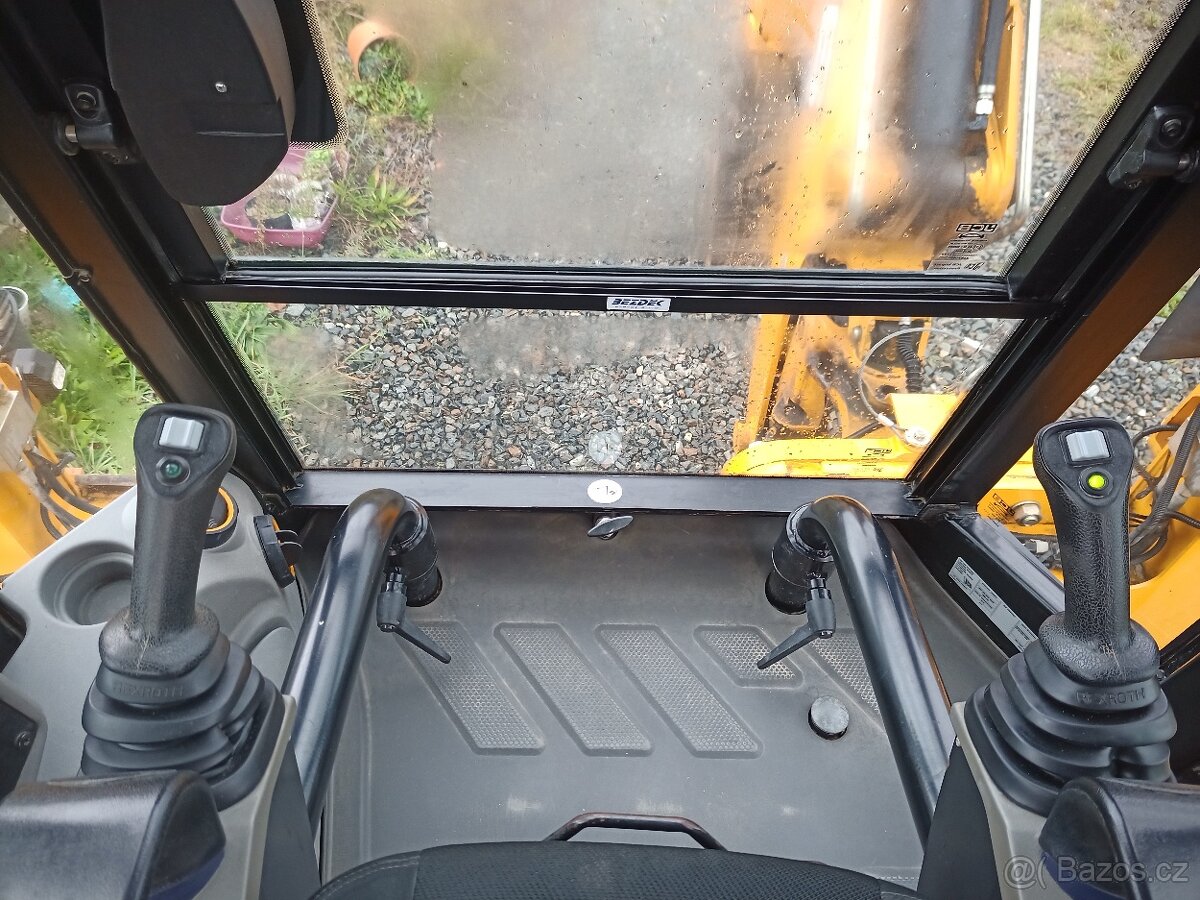 JCB 3cx Compact – traktor bagr, DPH se již neplatí - 11