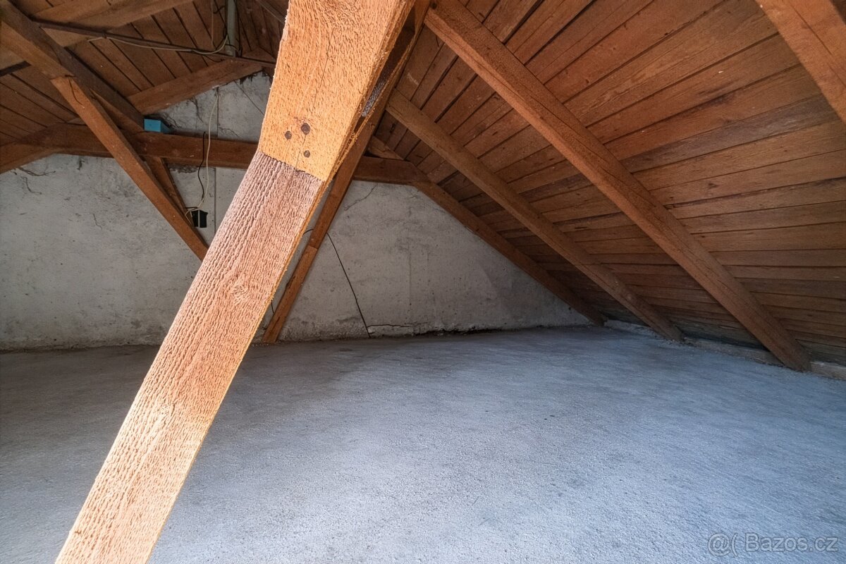 Prodáme RD v Dolním Třeboníně - 11