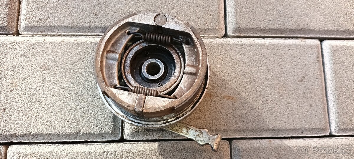 Babetta 210 - kompletní přední brzdový štít - 11