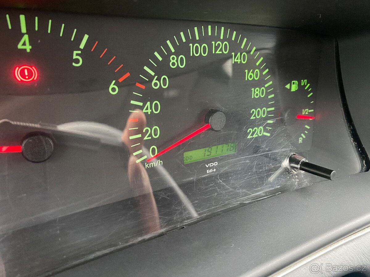 Toyota Corolla 2.0 D4-D 66 kW - 11