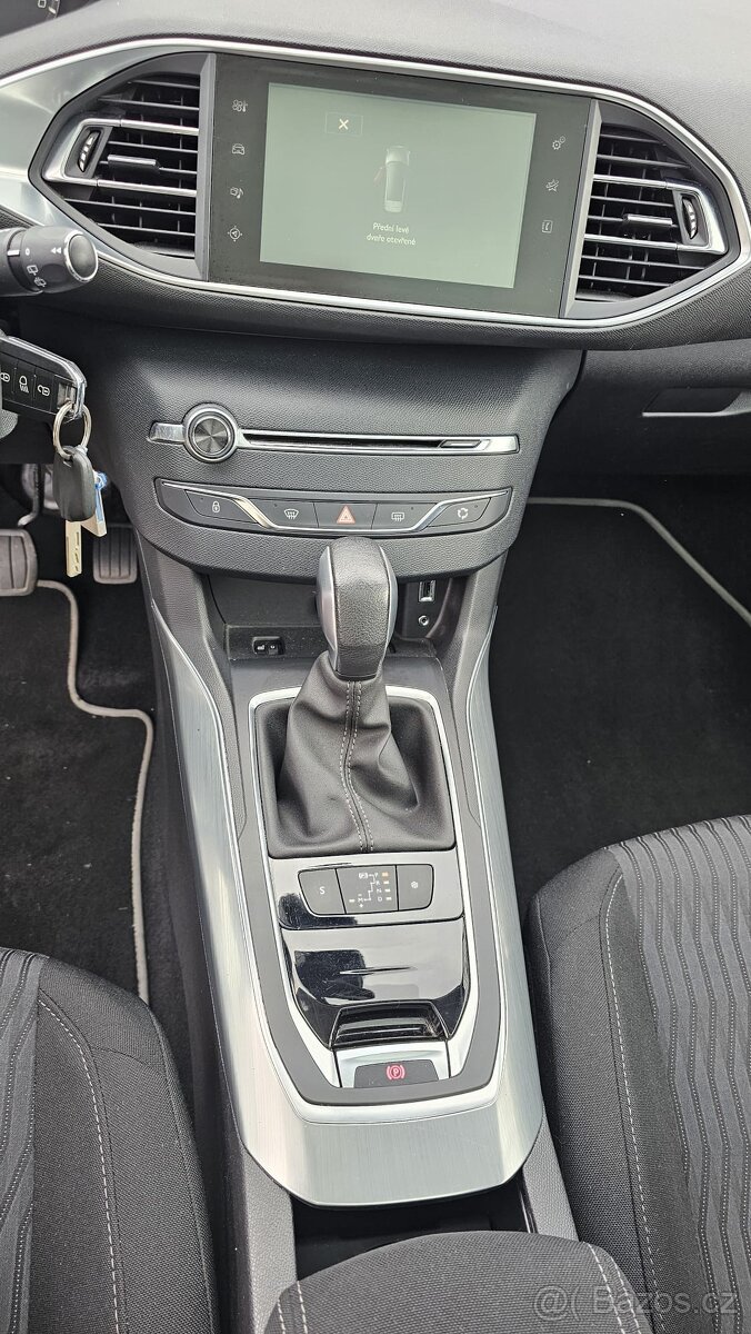 Peugeot 308, 2,0 HDi 110 kW PANORAMA - 11