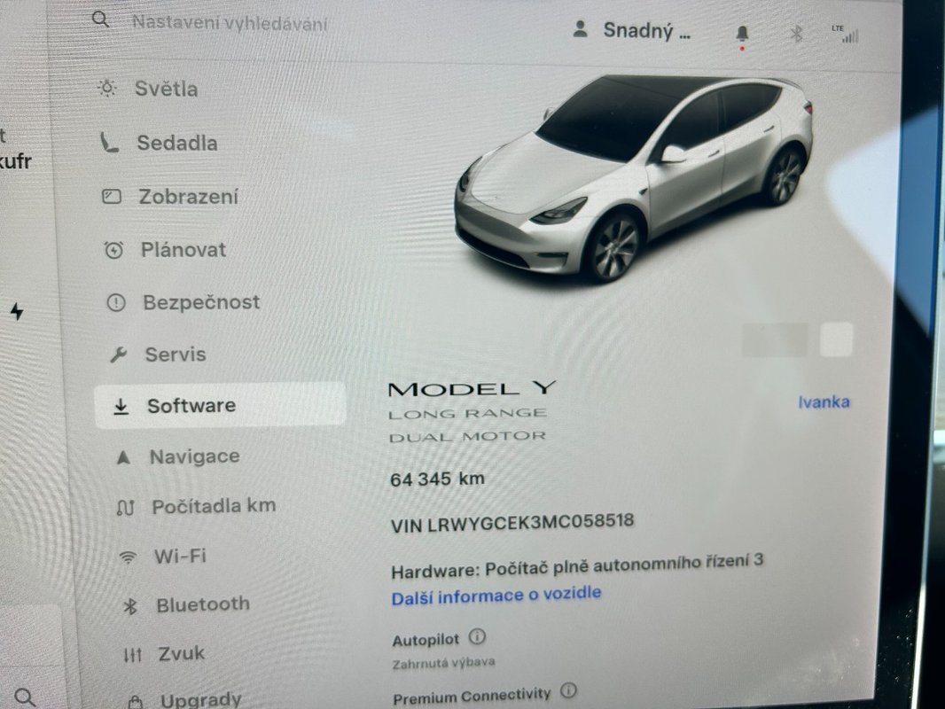 Tesla Model Y LR AWD 64 tis.km - 11