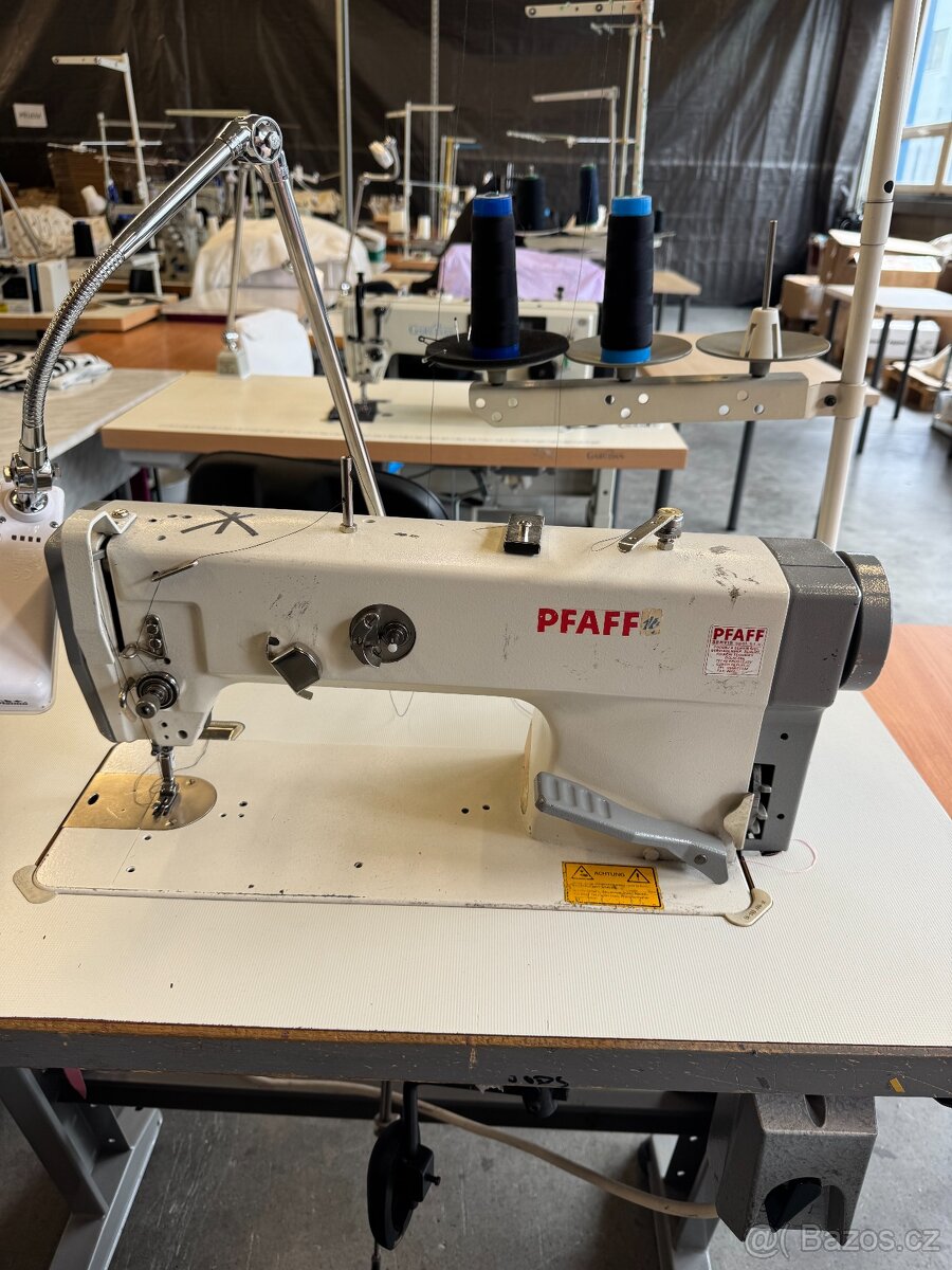 Šicí stroje a další vybavení - komplet i po kusech - 11