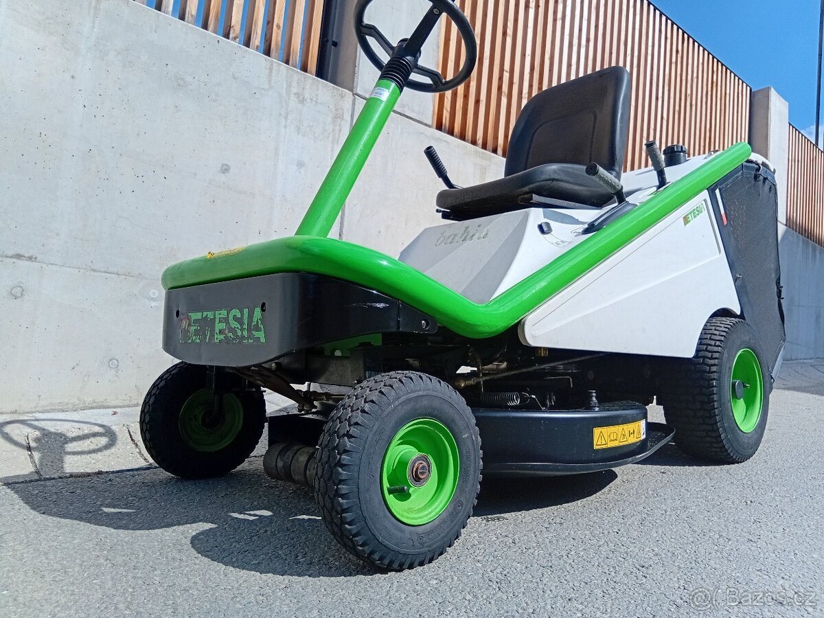 Prodám zahradní traktor Etesia Bahia MHHE Hydro - 11