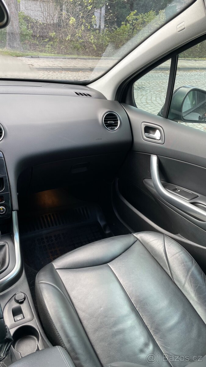 Peugeot 308 SW, 1.6 HDI, 7 míst, top výbava - 11
