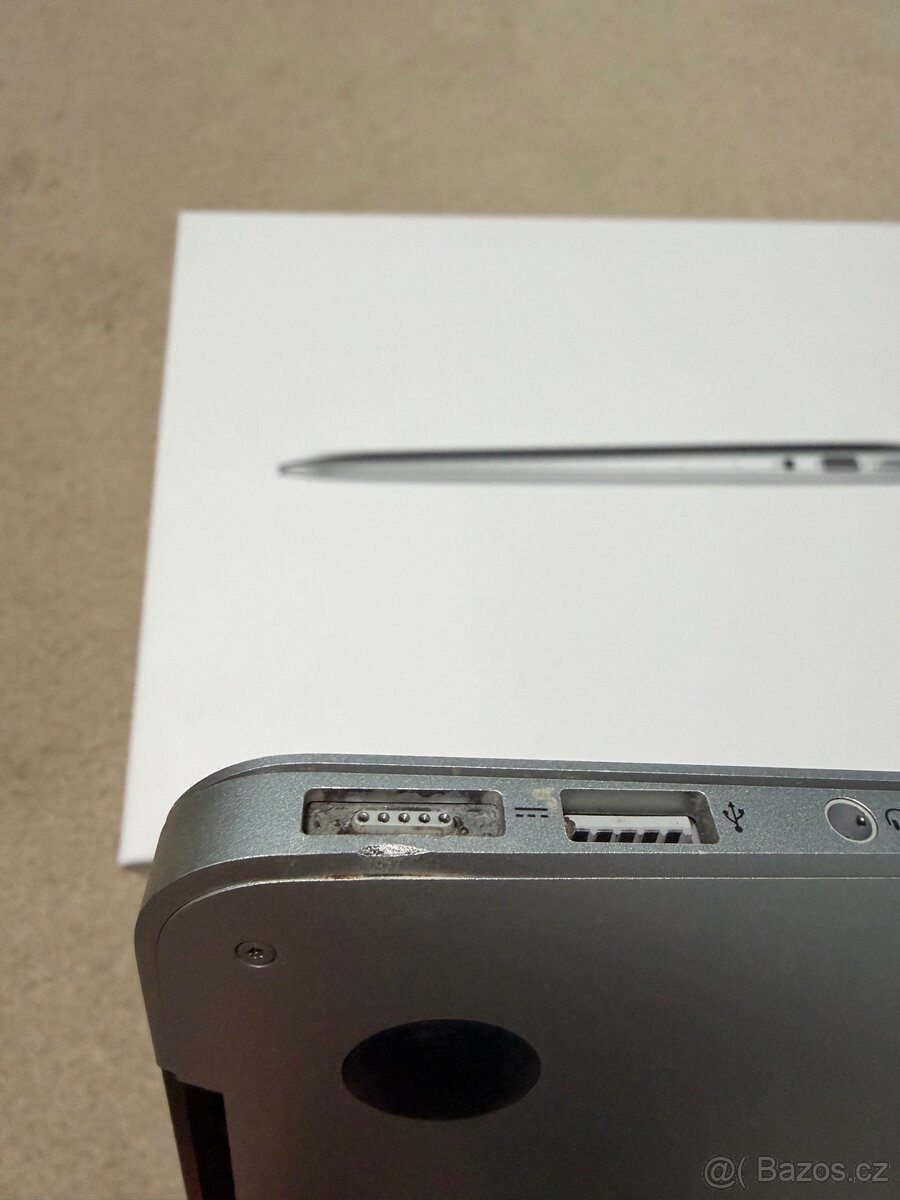 MacBook Air 13” 2015 / i5 / 8GB / 128GB - 11