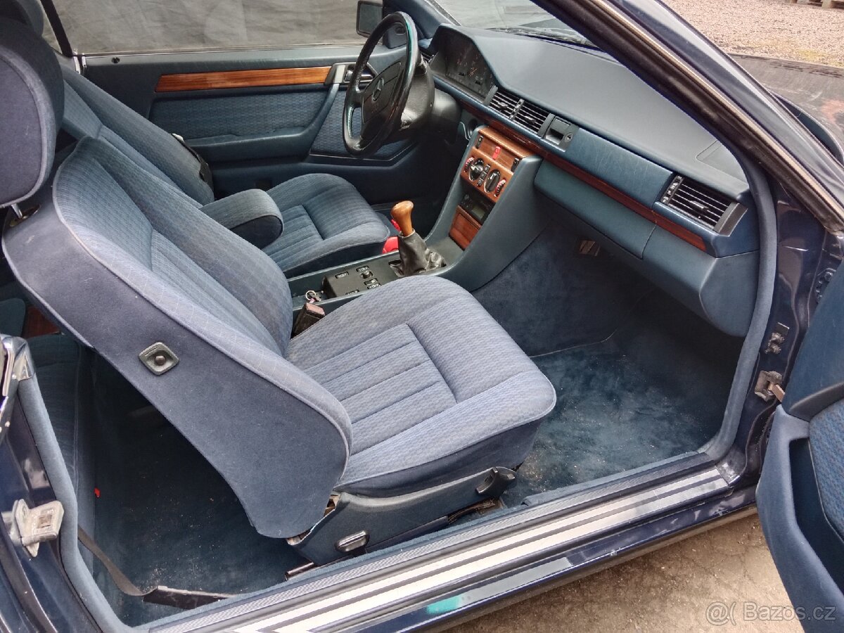 Mercedes-Benz E220 w124 coupe - 11