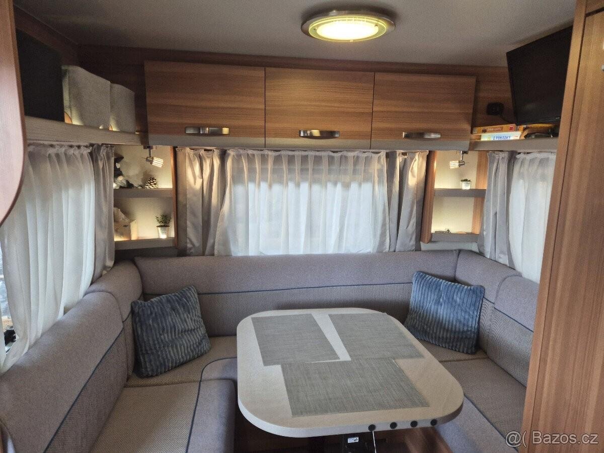 Karavan obytny přívěs WEINSBERG CaraOne - 11