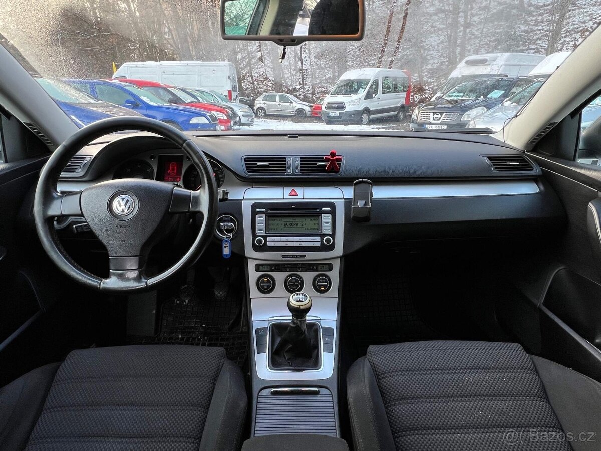Volkswagen Passat Combi 2.0 TDI 103kW STK 9/27 klima tažné - 11