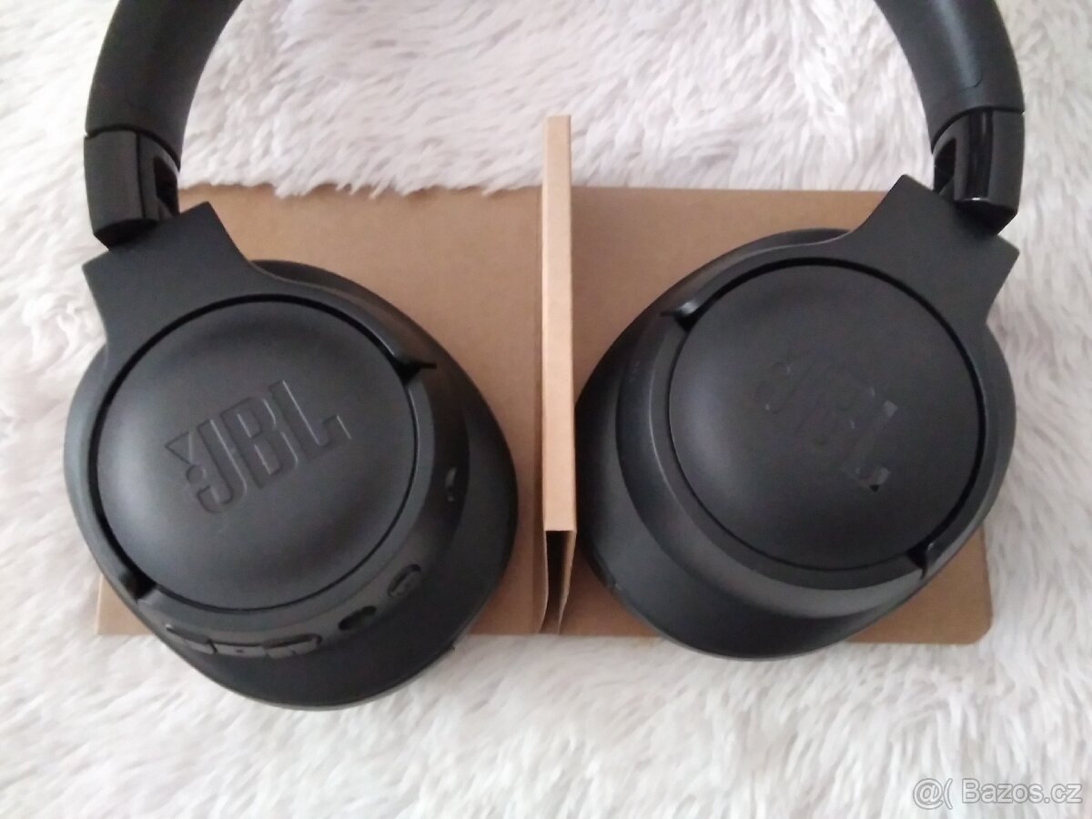 Sluchátka JBL Tune 770NC, černé - 11