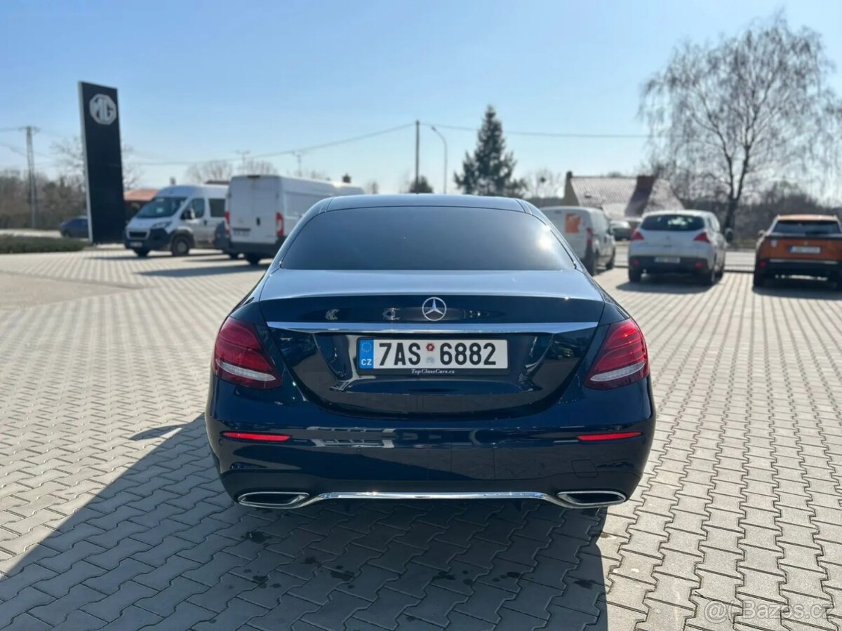 Mercedes-Benz Třídy E, 220d AMG 4MATIC, DPH - 11