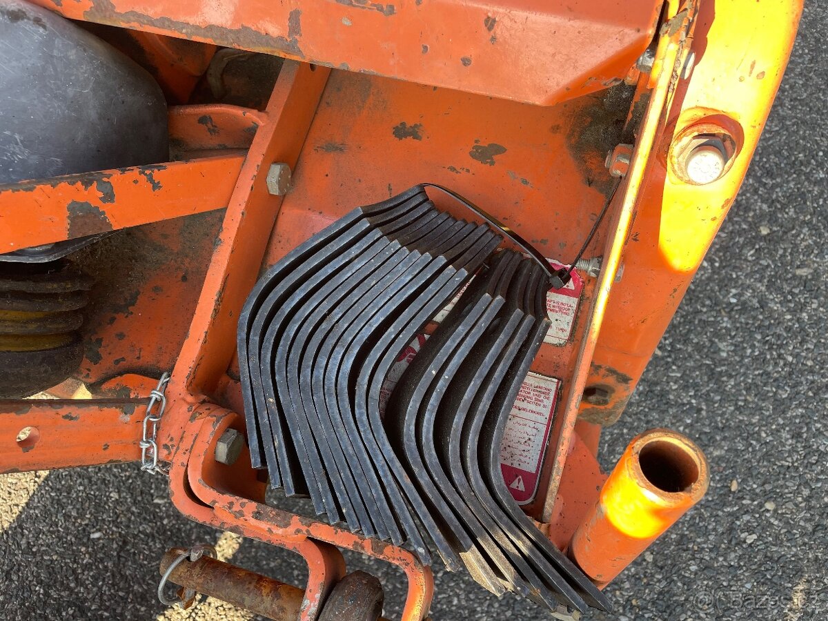 Malotraktor Kubota B5100 s originál kultivátorem - 11